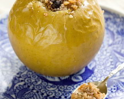 Яблоки, запеченные с медом и орехами