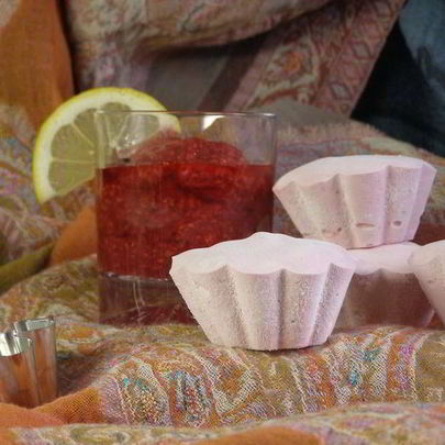 Брусничный зефир с малиновым соусом