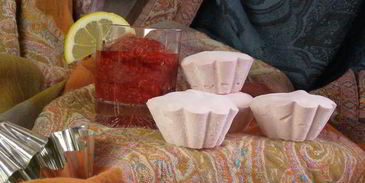 брусничный зефир с малиновым соусом