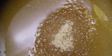 брусничный зефир с малиновым соусом