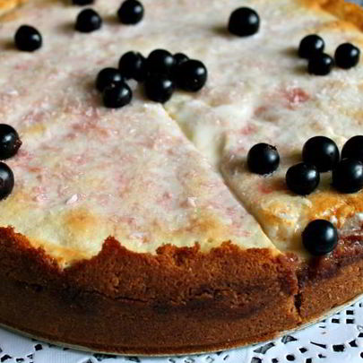 Чизкейк Зефирное облако с черной смородиной