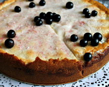 Чизкейк Зефирное облако с черной смородиной