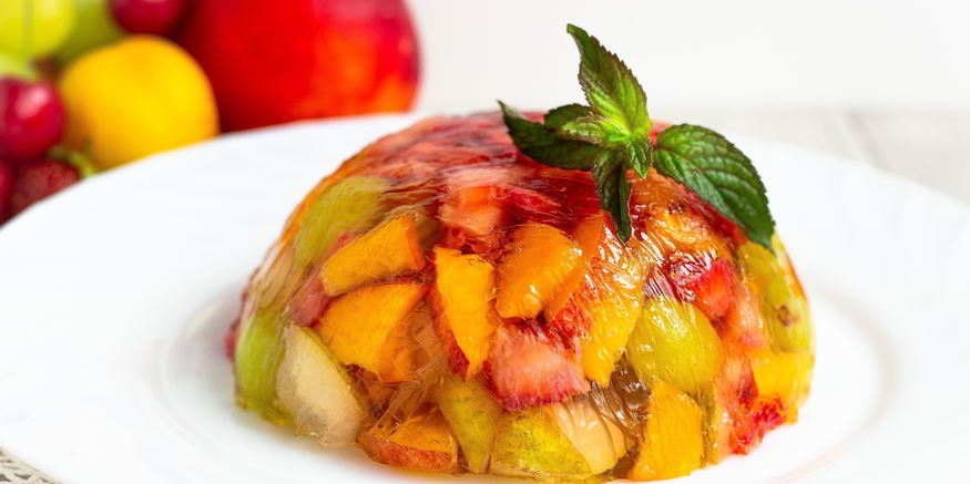 Рецепт желе из шампанского с фруктами и ягодами