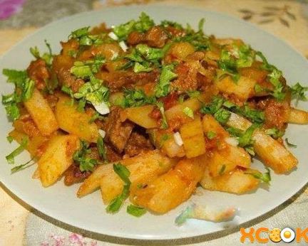 Азу из говядины с солеными огурцами