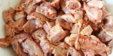 азу из индейки с запеченным картофелем