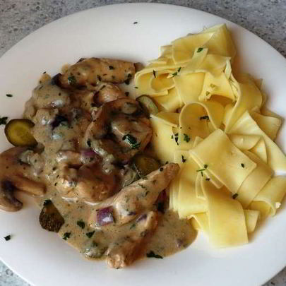 Азу из индейки со сметаной