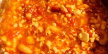 азу из креветок с тофу и пикантным гарниром