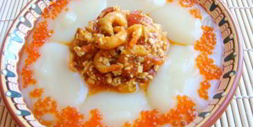 азу из креветок с тофу и пикантным гарниром