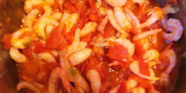 азу из креветок с тофу и пикантным гарниром