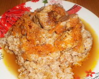 Азу из свинины с подливкой