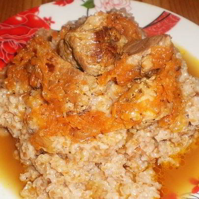 Азу из свинины с подливкой