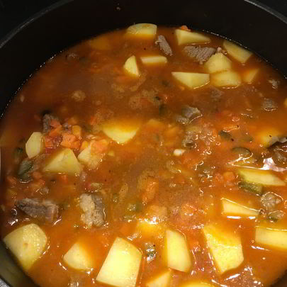 Азу по-татарски из говядины с солеными огурцами