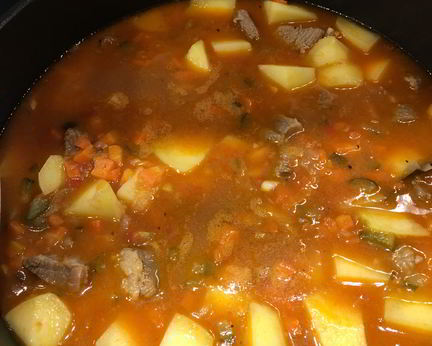 Азу по-татарски из говядины с солеными огурцами