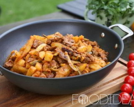 Азу по-татарски с солеными огурцами