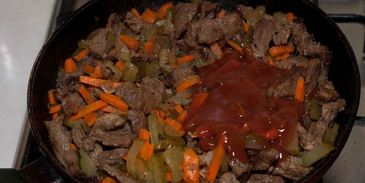 азу с солеными огурцами и с картошкой