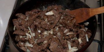 азу с солеными огурцами и с картошкой