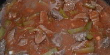 азу с солеными огурцами