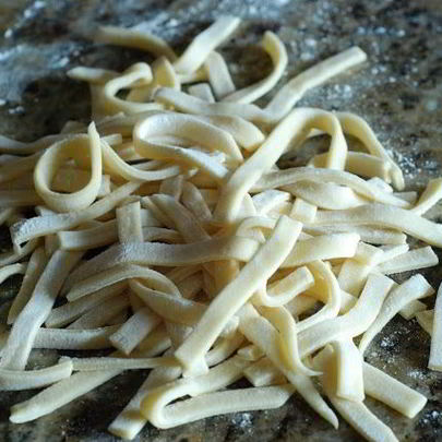 Домашняя лапша на яйцах