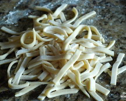 Домашняя лапша на яйцах