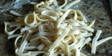 домашняя лапша на яйцах