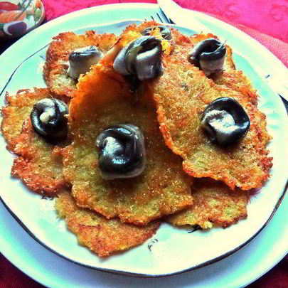 Драники морковно-картофельные с килечкой