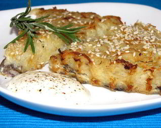 Драники с грибами и кунжутом, запеченные в духовке