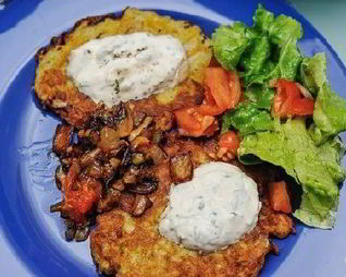 Драники с грибным соусом