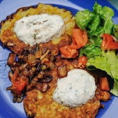 Драники с грибным соусом