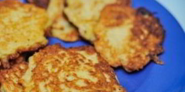 драники с грибным соусом