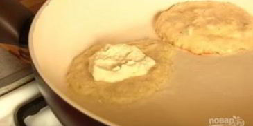 драники с начинкой из творога