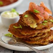 Рецепт Драников с зеленым луком и сметаной