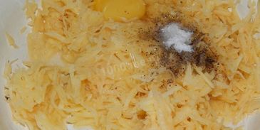 жареные драники на сковороде