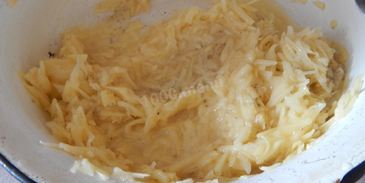 жареные драники на сковороде