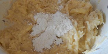 жареные драники на сковороде