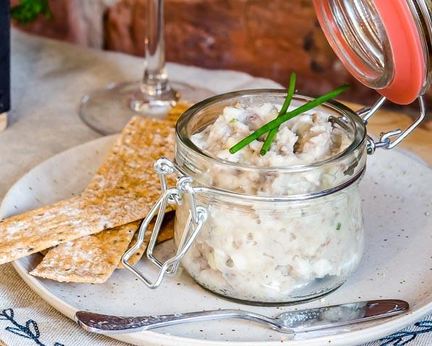 Форшмак с тостами