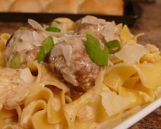 Фрикадельки из индейки в сливочном соусе