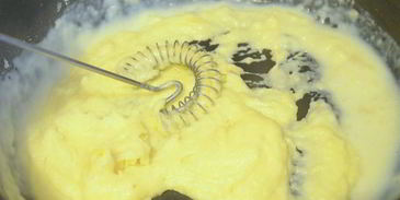 фрикадельки из свинины по-шведски в молочном соусе