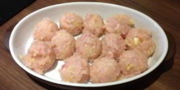 фрикадельки под соусом в духовке