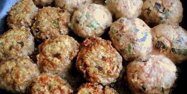 фрикадельки с базиликом и овощами