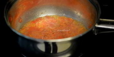 фрикадельки с фисташками из индюшатины под апельсиновым соусом