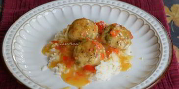 фрикадельки с фисташками из индюшатины под апельсиновым соусом