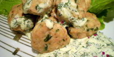 фрикадельки с цедрой лимона и огуречным соусом