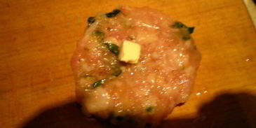 фрикадельки с цедрой лимона и огуречным соусом