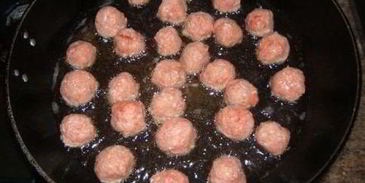 фрикадельки с зелеными перчиками