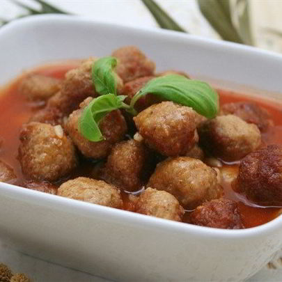 Фрикадельки в луково-морковном соусе по-мадридски