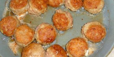 фрикадельки в сметанном соусе в духовке