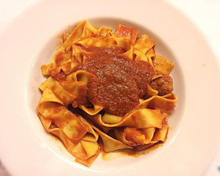 Паста паппарделле с фрикадельками