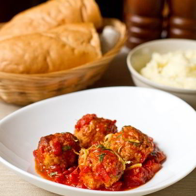 Розмариновые фрикадельки в томатном соусе