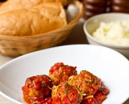 Розмариновые фрикадельки в томатном соусе