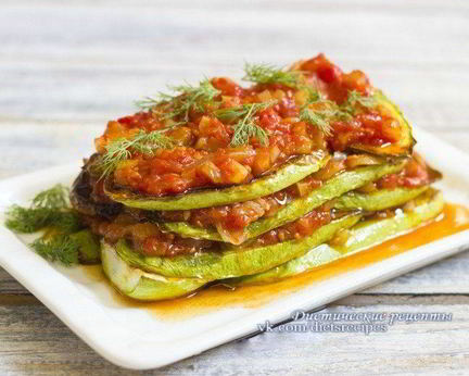 Гарнир из кабачков с помидорами